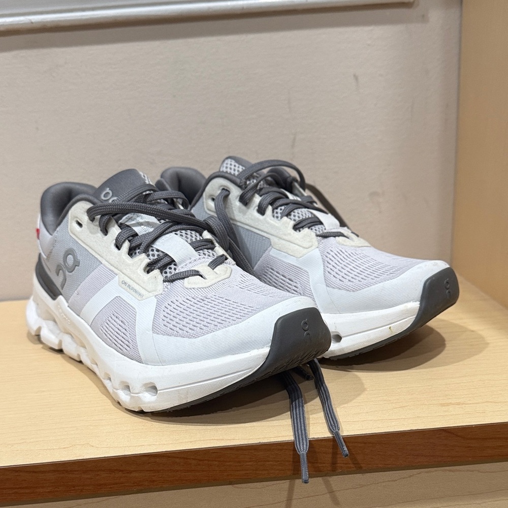 On Running Cloudrunner 2 Running Shoes - Light Grey Size 5